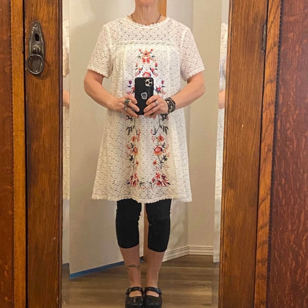 Reposh Altar’d State❤️Women’s Beautiful lace dress.